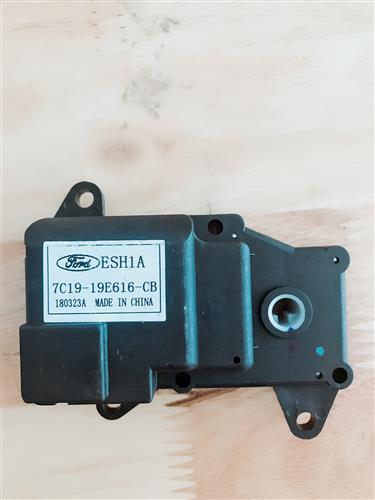 Motor đảo gió Ford Transit 2009-2015 CH